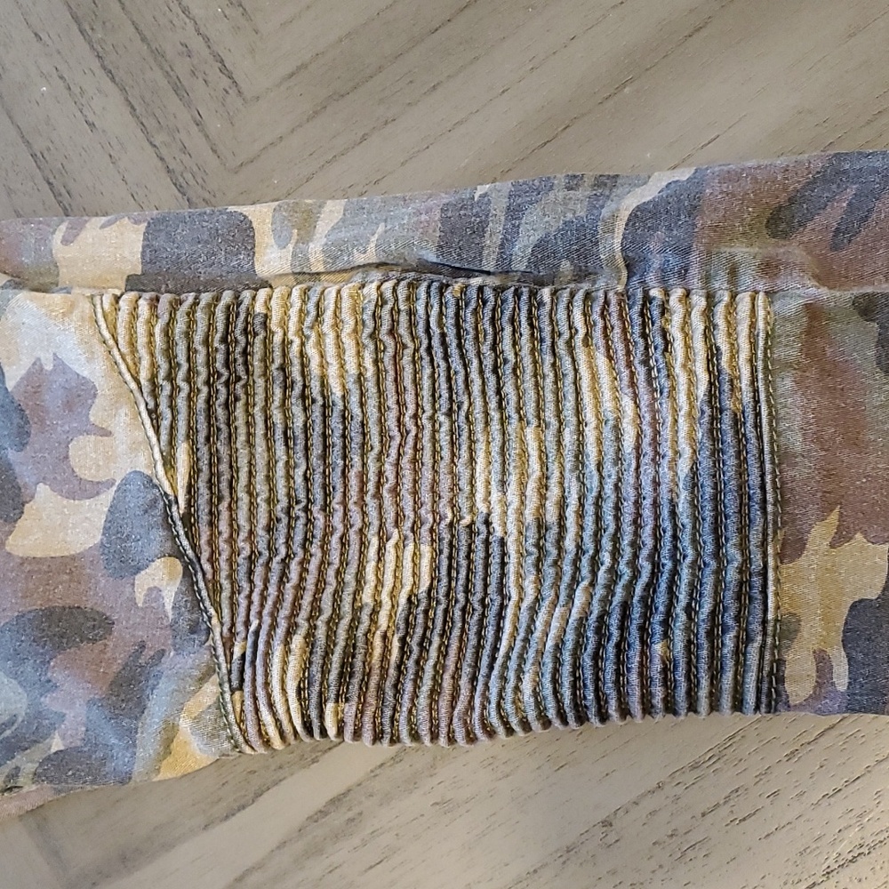 VIP Camo jeans - Picture 6 of 8